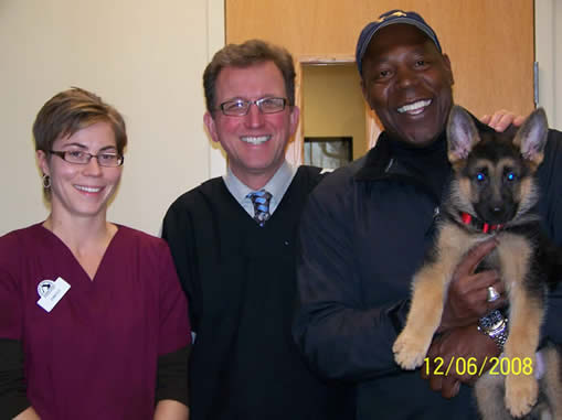 Jennifer, Dr. Randal Carpenter DVM, Vinnie Johnson with 2nd puppy from Kolenda Kennels.